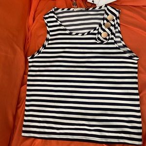 Boxy sailor top sleeveless, gold buttons detail